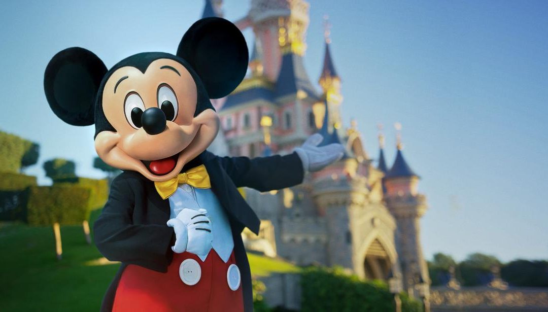Noël enchanté à DISNEYLAND PARIS (1 jour / 2 parcs)